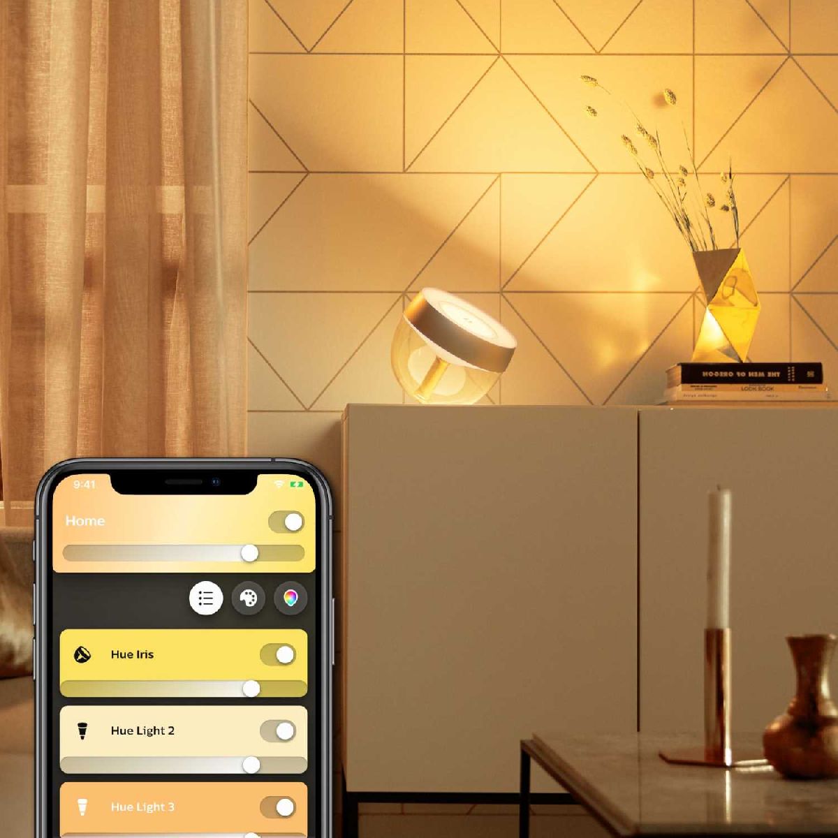 Умная настольная лампа Philips Hue Q4'20 Iris gen4 EU/UK gold 929002376401