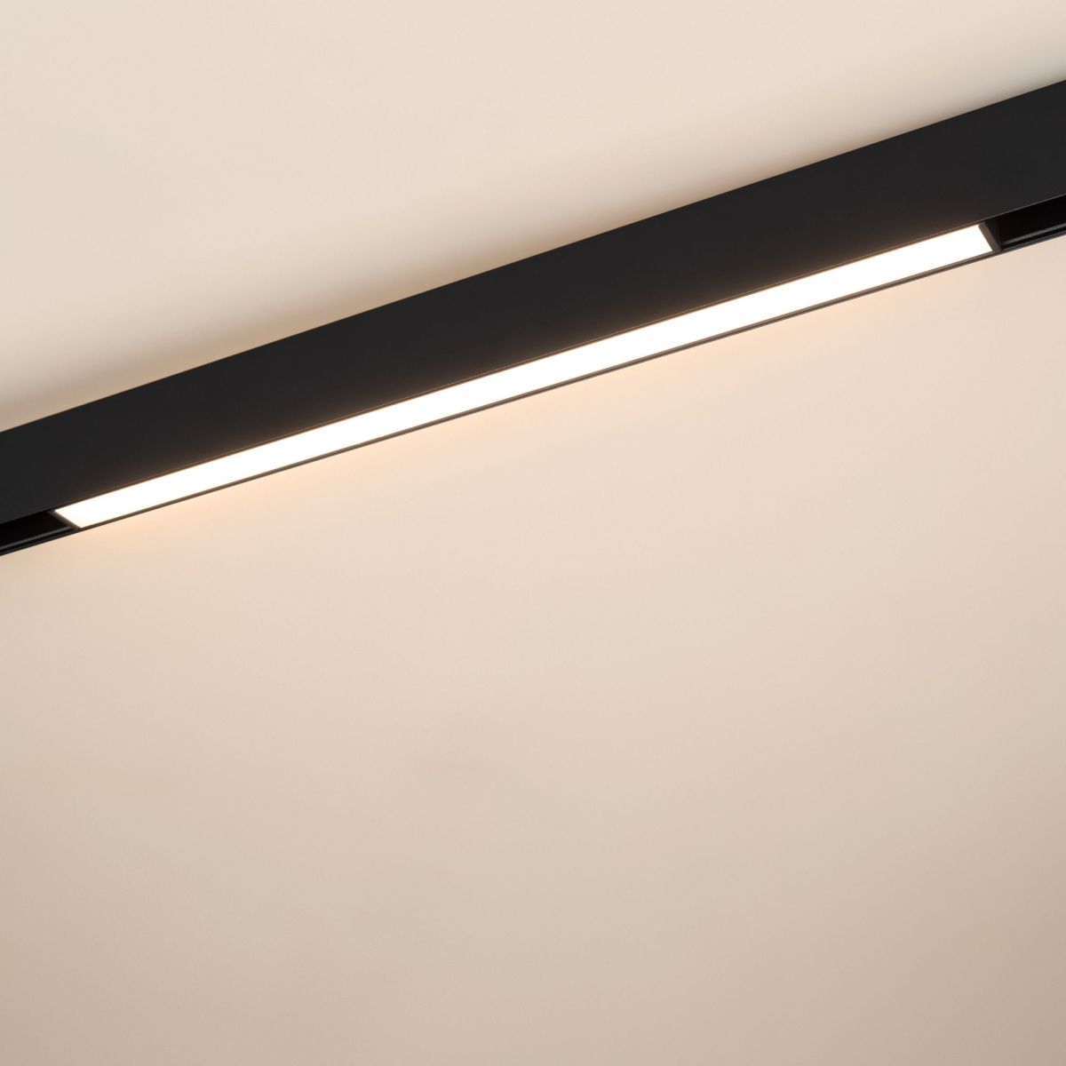 Трековый магнитный светильник Arlight MAG-ORIENT-FLAT-L465-16W Day4000-MIX (BK, 100 deg, 48V, TUYA) 048189(1)
