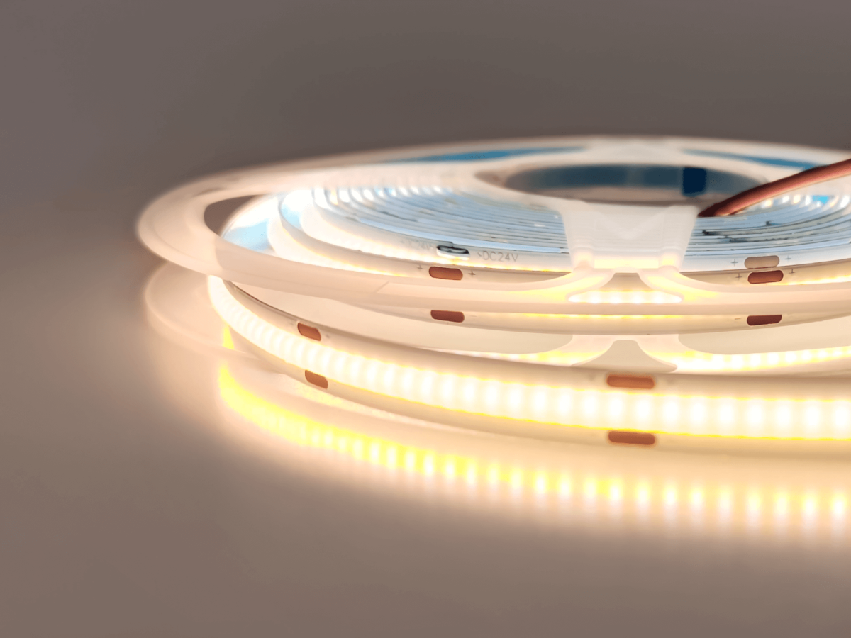 Светодиодная лента SWG PRO COB320-24-6-WW теплый белый 24В IP20 6Вт/м 320 LED/м 00-00044155