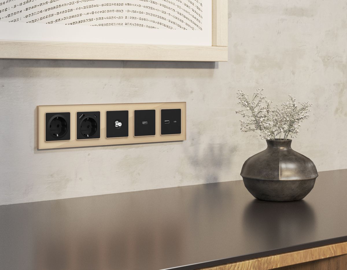 Комплект механизма TV розетки SAT 5-2400MHz 3.5dB Alfa Черный матовый Quant Ambrella Volt MA813050 (AP8130, VM215)