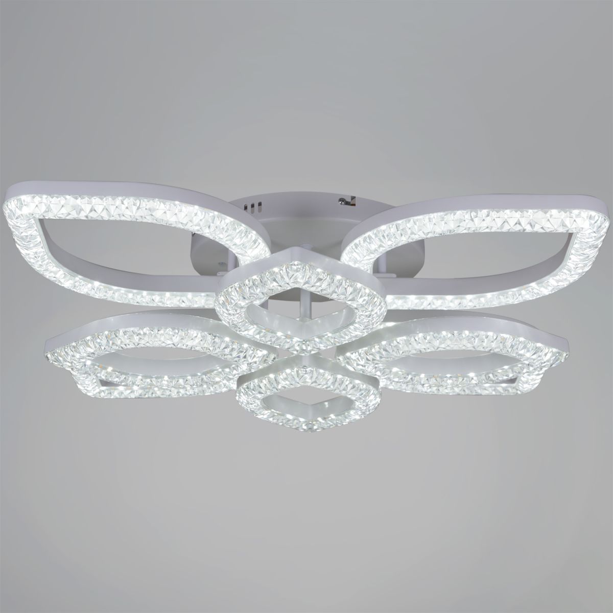 Потолочная люстра Reluce 28120-0.3-4+4C WH