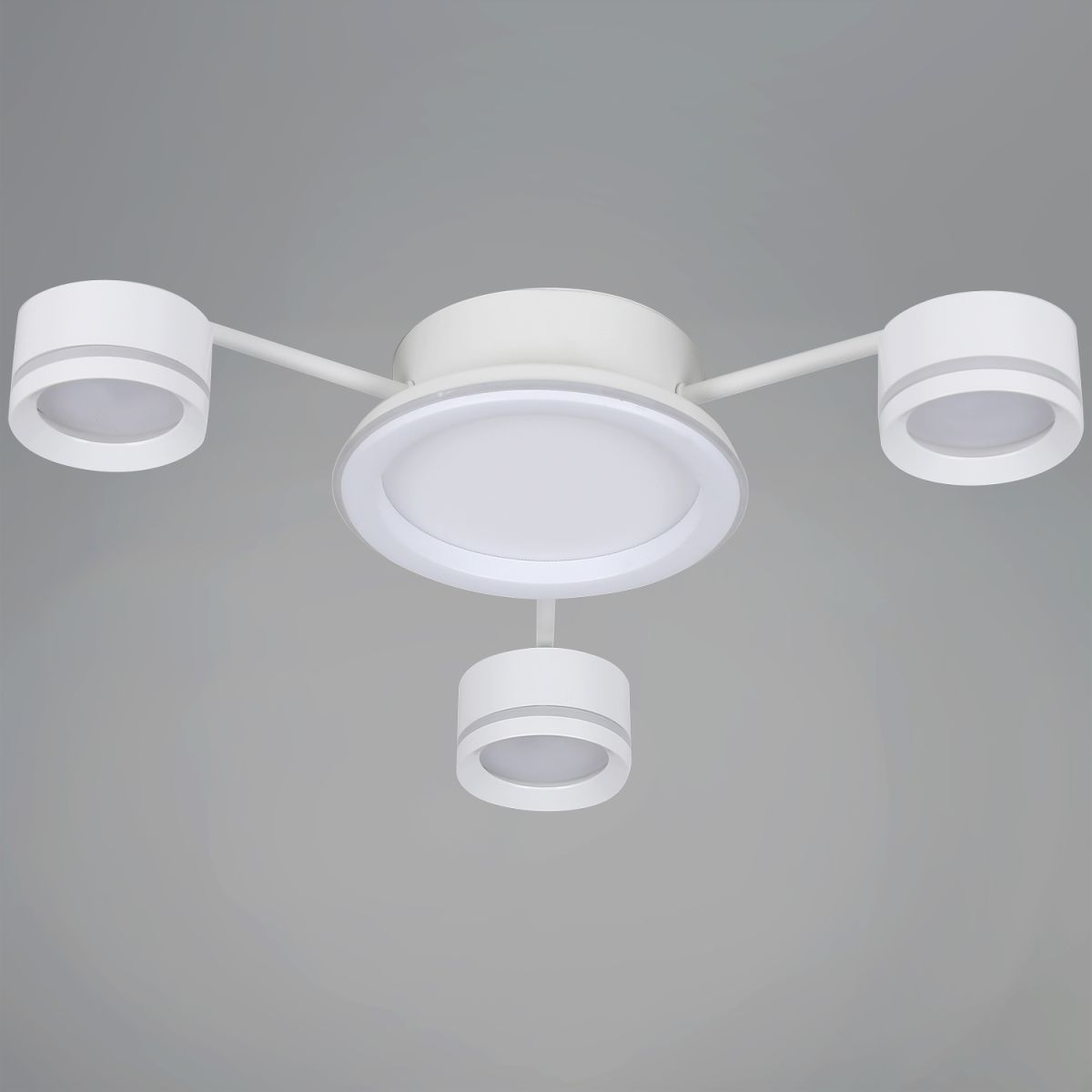 Потолочная люстра Reluce 20590-0.3-3+1 White