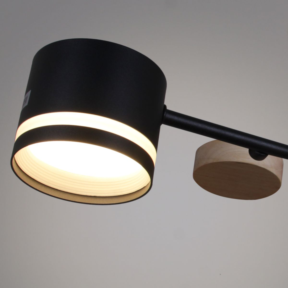 Люстра на штанге Reluce 68730-0.3-06 GX53 BK+WOOD