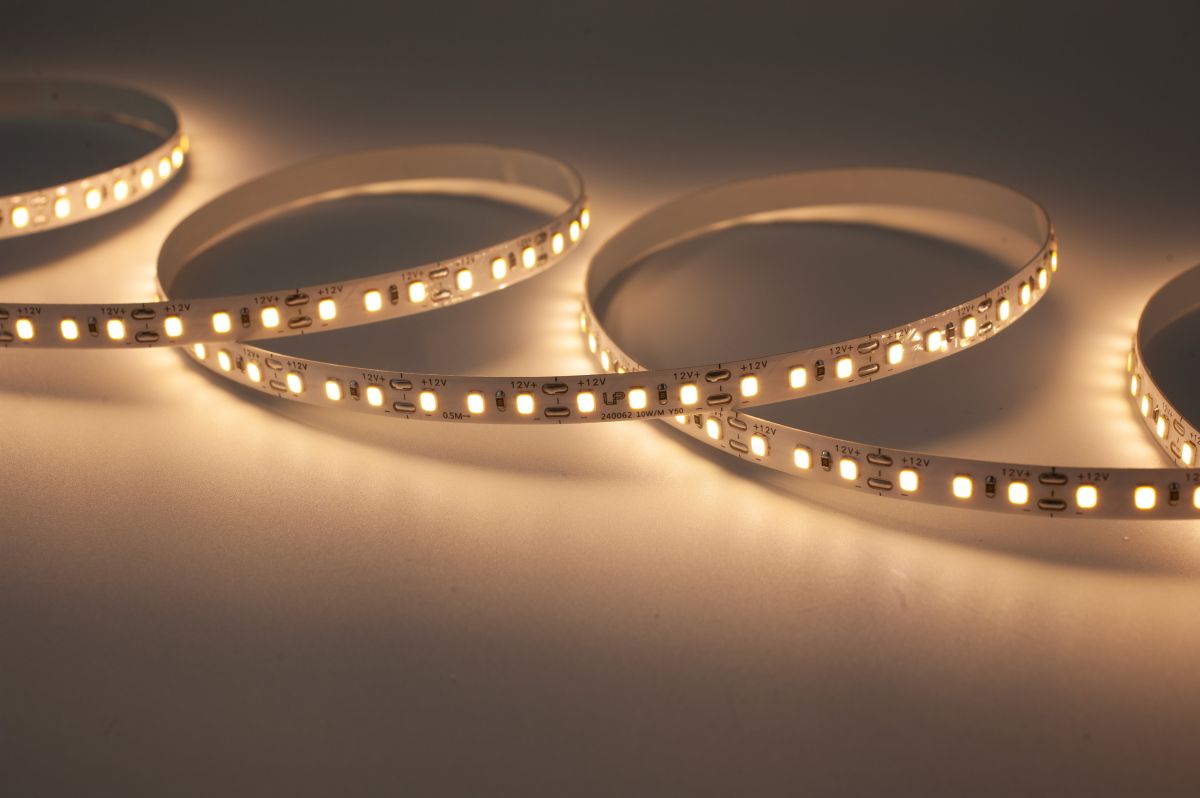 Светодиодная лента LEDS POWER 2835 120/м (10Вт/м) 12В теплая 008660